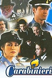 Carabinieri Uno strano furto (2002– ) Online