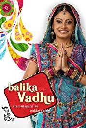 Balika Vadhu Kalyani Devi blesses the new couple (2008–2016) Online